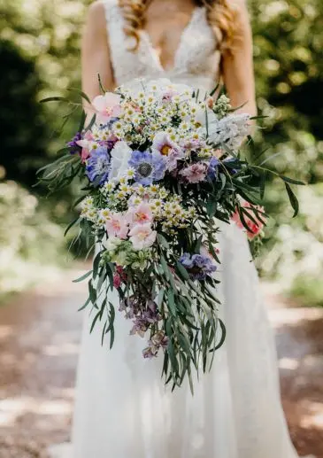 Cottage garden pastel colours shower bouquet. Bluesky Junction photography